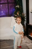 Cumpara ieftin Trening ivoire din catifea pentru baietei - Dungi bleu (Marime Disponibila: 0-3, Superbaby