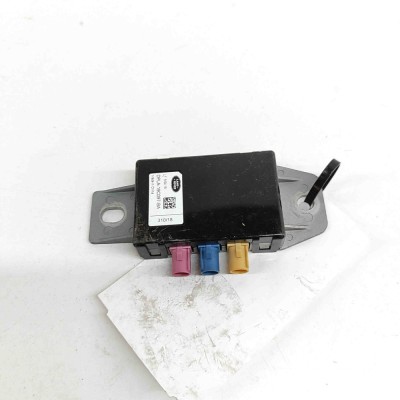 Amplificator de antena JAGUAR F-TYPE Coupe X152 2020 OEM: DPLA-19C097-BA foto