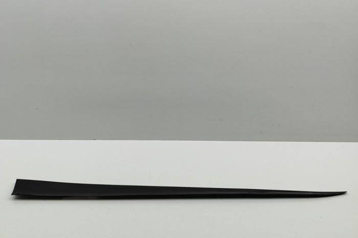 Bandou inferior ușă st&acirc;nga față AUDI E-TRON GT 2023 OEM: 4J3853959 | 31453580