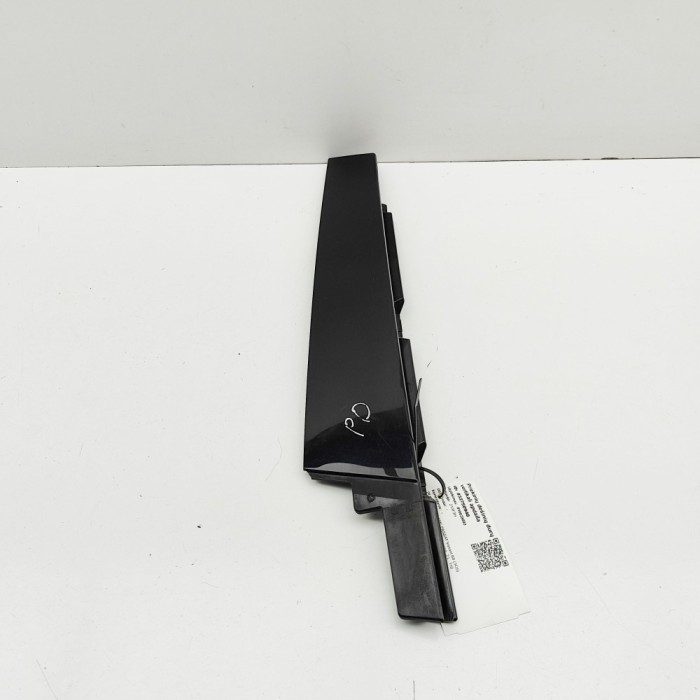 Ornament vertical ușă dreapta față VW PASSAT Variant B8 3G5 2016 OEM: 3G0837902T 32750948