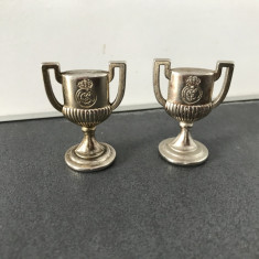 Frumos set de 2 Cupe in miniatura din alama argintata veche,stare perfecta