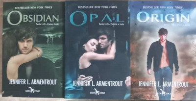 SERIA LUX 3 VOLUME: OBSIDIAN, OPAL, ORIGIN-JENNIFER L. ARMENTROUT foto