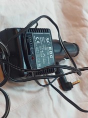 Incarcator/alimentator/adaptor EDC=DC-DC CAR=REGULATOR-CONVERTOR 3 LA 12 V,max 800mA,se incarca de la priza de bricheta de la auto-functional,