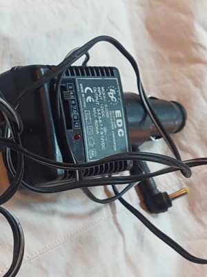 Incarcator/alimentator/adaptor EDC=DC-DC CAR=REGULATOR-CONVERTOR 3 LA 12 V,max 800mA,se incarca de la priza de bricheta de la auto-functional, foto