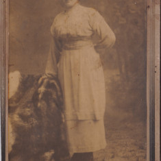 FOTOGRAFIE DOAMNA ~ Negresti, Jud.Neamt, 27 FEB.1915~ carton 165 X 110 mm.