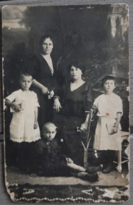 1909 foto tip CP atelier S. KOHN Huși de familie / copii foto