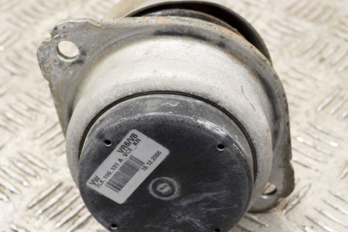 Suport motor st&acirc;nga AUDI Q7 4L 2007 OEM: 7L6199131A | 14179329