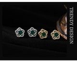Cumpara ieftin Cercei Stud din Argint 925 , zMonogram Blossom, , Cu Design Floral Monograma E i Cristal Verde Malahit