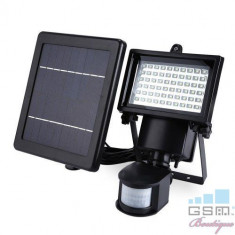 Corp Iluminat Exterior Tip Aplica LED Cu Proiector Si Panou Solar foto