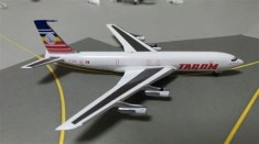 Machetă metalică avion Tarom Boeing 707 YR-ABM, scara 1:400, 12x11 cm