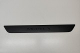 Ornament prag dreapta față TESLA MODEL Y 2023 OEM: 1494301-00-B 22266612