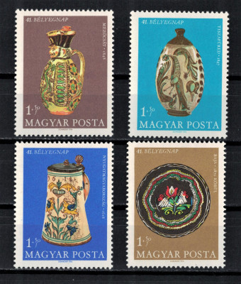 UNGARIA 1968 - Ziua marcii postale , Ceramica / serie completa +bloc MNH foto