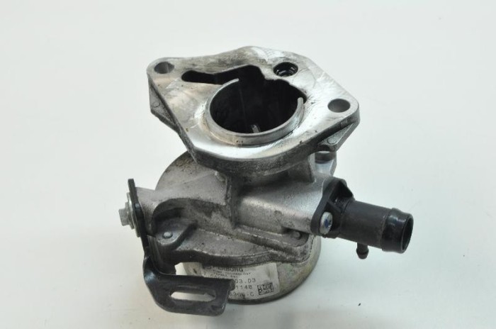 Pompa de vacuum MERCEDES-BENZ CLA Coupe C117 2015 OEM: 8201005306 2847143