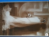 tanara in rochie alba de mireasa , anii 1920-1930 , fotografie