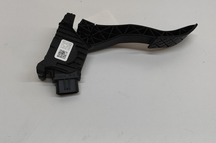 Pedala de accelerație VW GOLF VII 5G1, BQ1, BE1, BE2 2017 OEM: 5Q1723503H 31031285