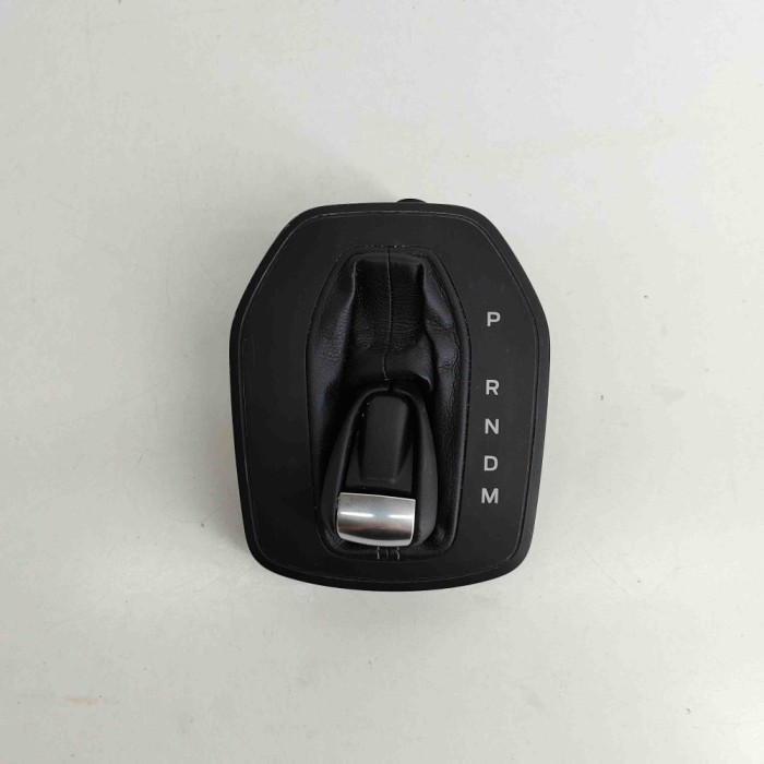 Nuca schimbător de viteze FORD PUMA J2K, CF7 2022 OEM: M1TP-7K004-BC 25311605