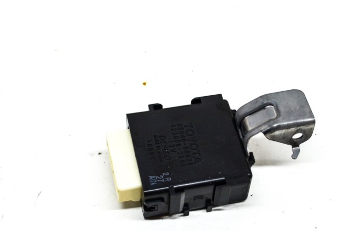 Alt modul de control TOYOTA YARIS _P13_ 2015 OEM: 423000-2060,85940-0D030 13666139
