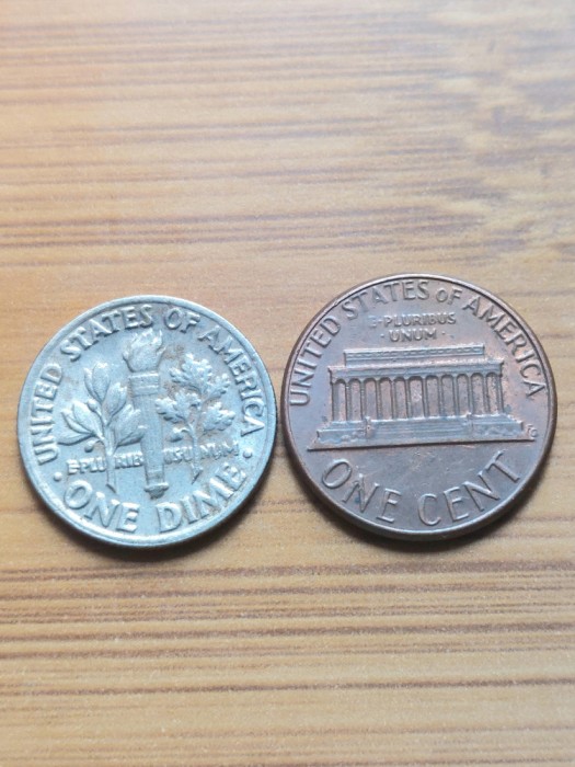Lot 2 monede USA anul 1983
