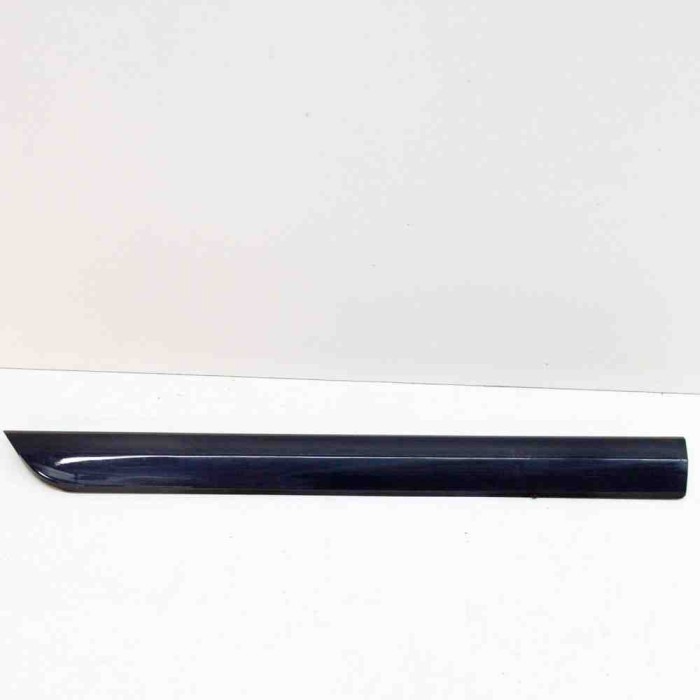 Bandou inferior ușă dreapta spate VW PASSAT B8 3G2 2017 OEM: 3G0854950E