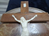 Crucifix mare vintage din lemn