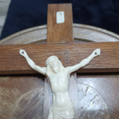 Crucifix mare vintage din lemn