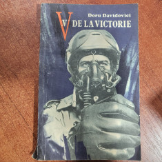 V de la victorie de Doru Davidovici