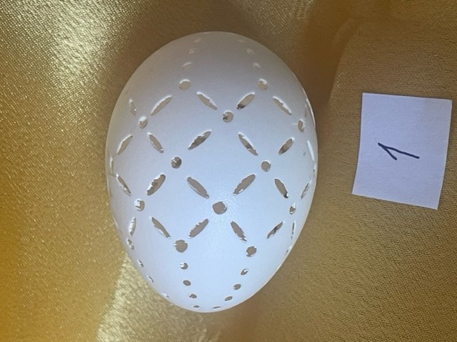 Oua de gaina gravate