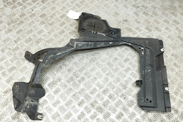 Scut motor dreapta spate BMW X1 F48 2020 OEM: 7354760 25236128