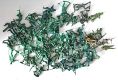 Lot 69 figurine soldati plastic verde, colectie, diorama, cca 4-5 cm