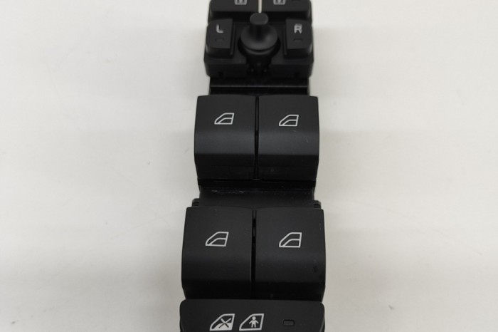 Buton geam ușă dreapta față VOLVO XC40 536 2024 OEM: 32319765 28793526
