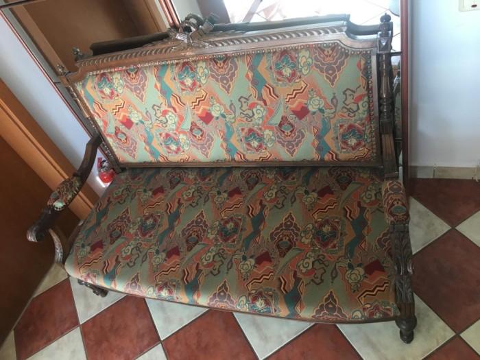 V&acirc;nd canapea antica