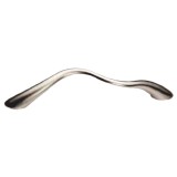 Cumpara ieftin Maner pentru mobila, din metal, COD-2007, lungime 116 mm, distanta gauri 96 mm, auriu lucios