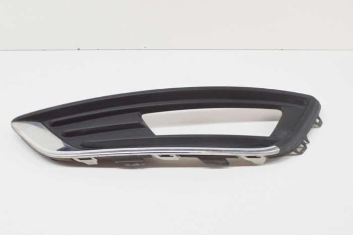 Grila st&acirc;nga față FORD FOCUS III 2016 OEM: F1EB-15A299-B 20617326