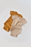 Cumpara ieftin Set de 2 body-uri cu maneca scurta din bumbac organic si modal - Mustar/ Somon BabyCosy (Marime: 9-12 luni)