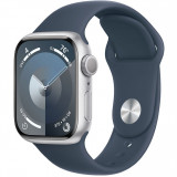 Apple Watch 9, GPS, Carcasa Silver Aluminium 45mm, Storm Blue Sport Band - M/L