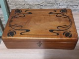 Vand o caseta art nouveau compartimentata ideala pt pastrat bijuterii