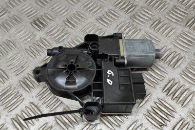 Motor macara geam ușă dreapta spate VW GOLF VII 5G1, BQ1, BE1, BE2 2018 OEM: 5Q0959812D,0130822694 26020010 foto