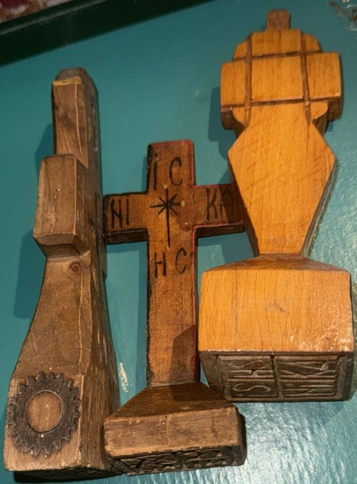 PRISTOLNICE , PECETARE / SIGILII VECHI PENTRU PRESCURI(INITIALE RITUALICE )/ PIESE VECHI SCULPTATE IN LEMN/ZONE GEOGRAFICE DIFERITE ALE TARII