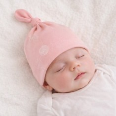 Caciulita roz tip fes piticot pentru bebelusi (Marime Disponibila: 0-3 luni)