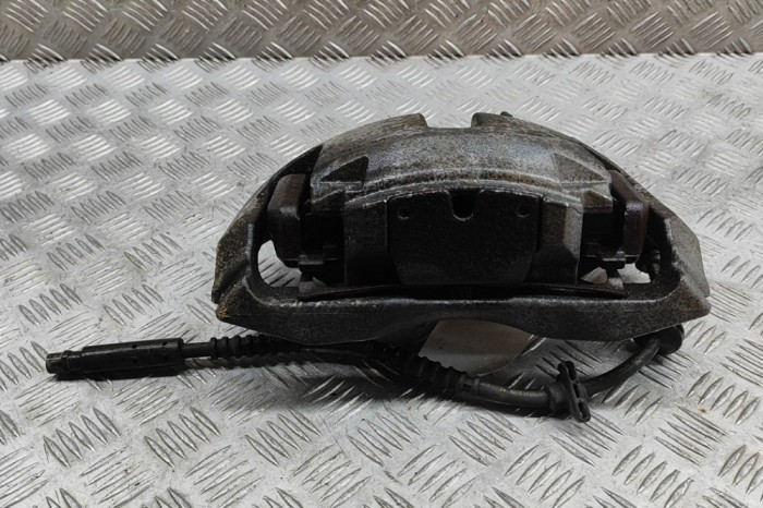 Etrier de fr&acirc;nă dreapta față BMW 7 F01, F02 2010 OEM: Sedan | 29312407