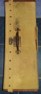 Geamantan vechi desing,valiza tip antic,veche per.Comunista,stare cf.foto,T.GRAT foto