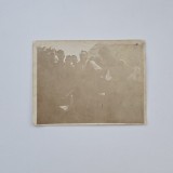 Fotografie format CP: Fotograf necunoscut, Soldati sositi de pe front in gospodarie traditionala, ca. 1916-1919, WWI / Transilvania / Romania