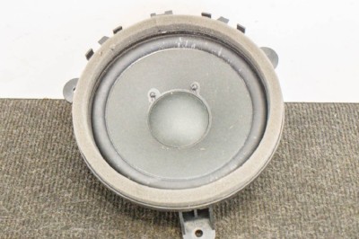 Difuzor ușă dreapta spate VOLVO V40 Hatchback 2017 OEM: 31489619,AD7XJ | 10878138 foto