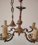 Candelabru din bronz masiv, realizat &icirc;n stil clasic francez (inspirat din perioada Louis XV/XVI)