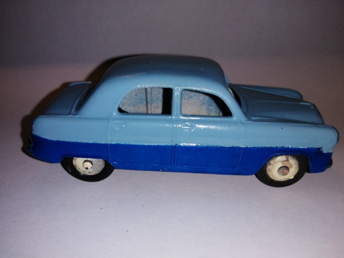 bnk jc Dinky 162 Ford Zephyr Saloon