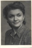 P2867N Portret de t&acirc;nără, studio Gheorghiu, Călărași, perioada interbelică