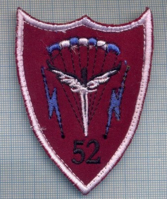 AX 1232 EMBLEMA AVIATIE-PARASUTISTI-ESCADRILA 52 ?-BAZA 52 ?-PENTRU COLECTIONARI foto