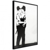 Cumpara ieftin Poster - Banksy: Kissing Coppers II, cu Ramă neagră, 40x60 cm