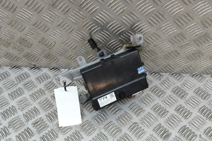 Stație de &icirc;ncărcare wireless TOYOTA C-HR _X2_, _H2_ 2023 OEM: 89260-10050 | 30943824