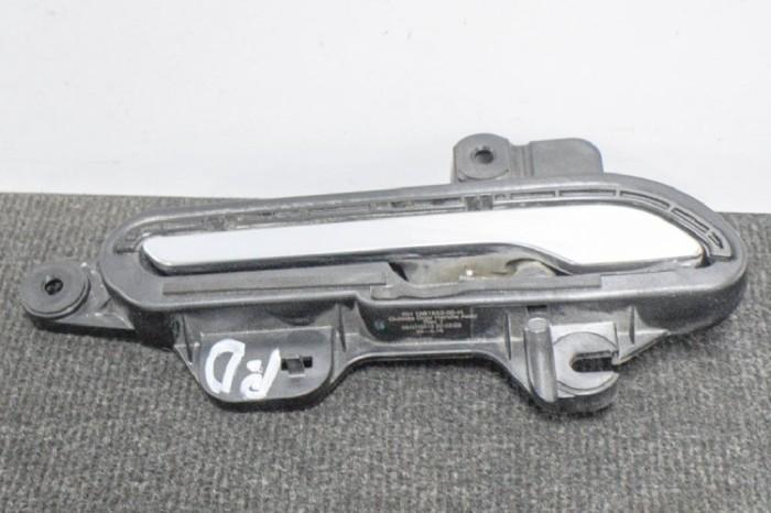 M&acirc;ner exterior ușă dreapta față TESLA MODEL 3 2018 OEM: 1081832-00-H | 11204465